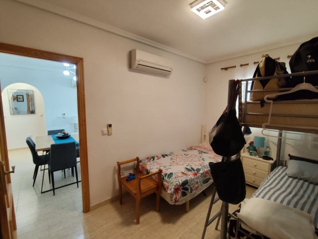 2 soveværelse Lejlighed til salg i Playa Flamenca med swimmingpool - € 219.000 (Ref: 9300323)