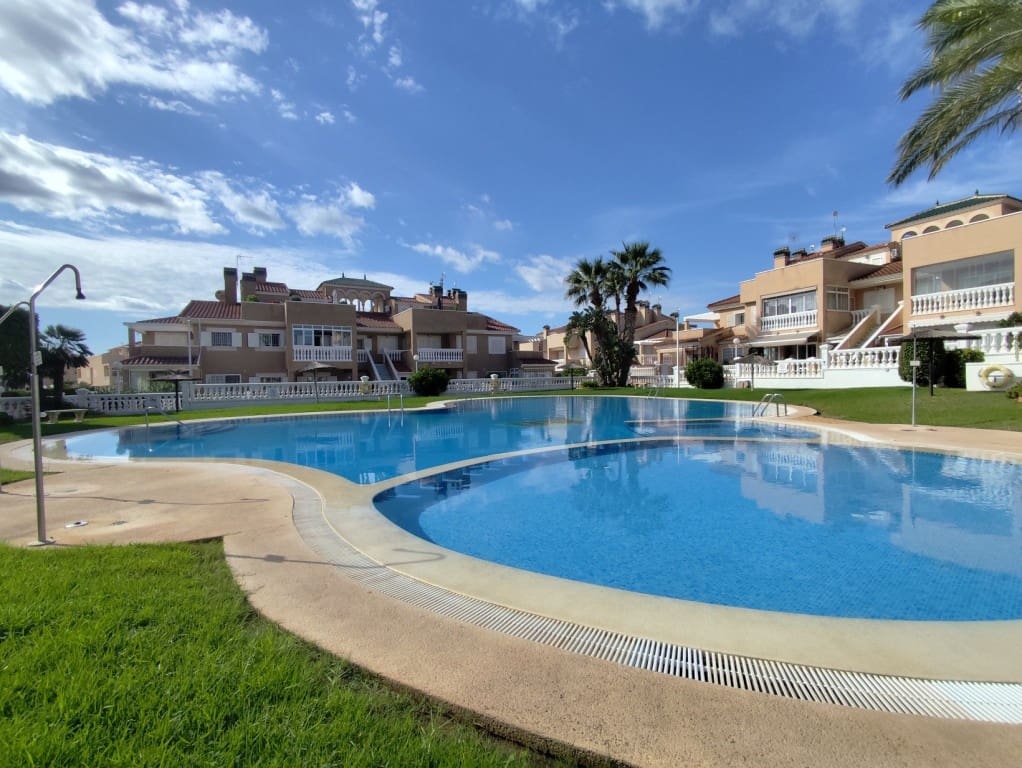 2 soveværelse Lejlighed til salg i Playa Flamenca med swimmingpool - € 219.000 (Ref: 9300323)