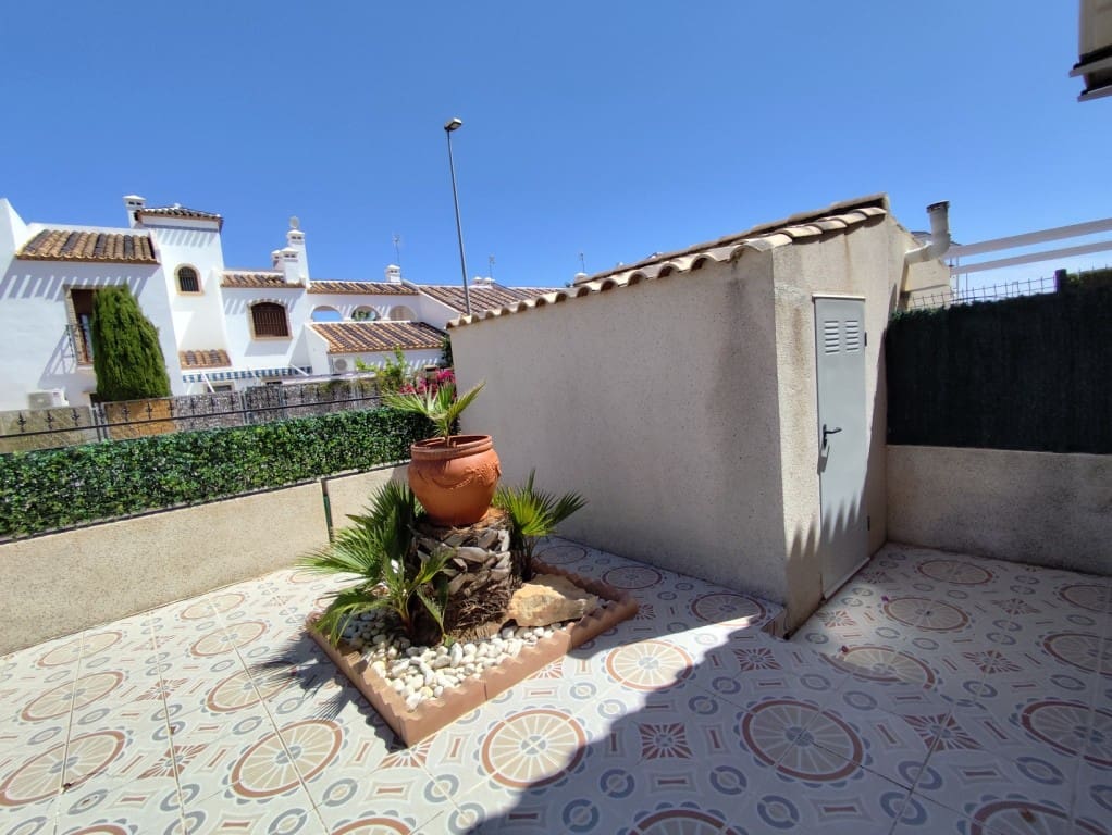 3 soverom Hus til salgs i Villamartin med svømmebasseng - € 258 000 (Ref: 9300325)