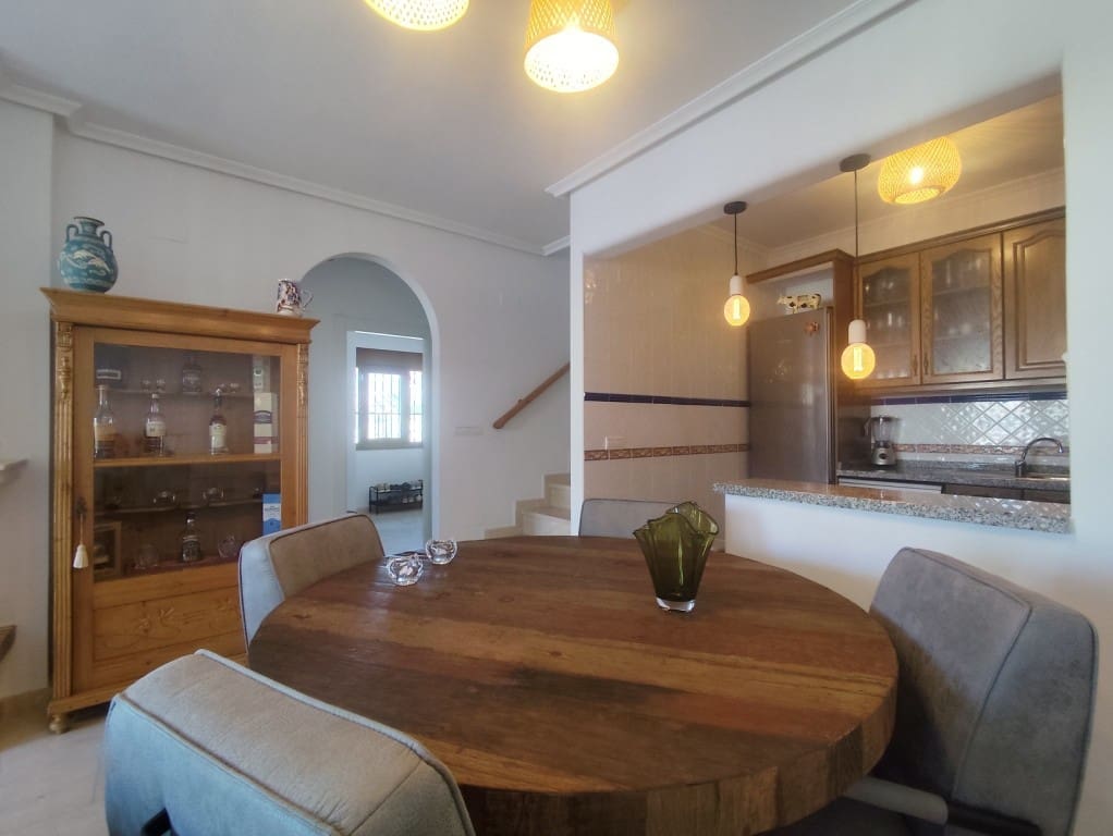 3 soverom Hus til salgs i Villamartin med svømmebasseng - € 258 000 (Ref: 9300325)