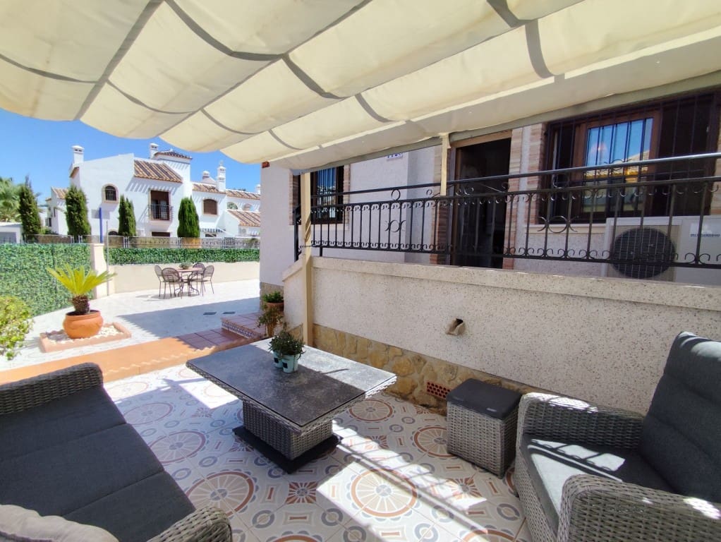 3 soverom Hus til salgs i Villamartin med svømmebasseng - € 258 000 (Ref: 9300325)