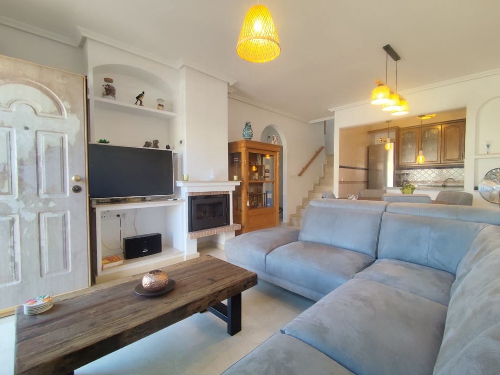 3 soverom Hus til salgs i Villamartin med svømmebasseng - € 258 000 (Ref: 9300325)