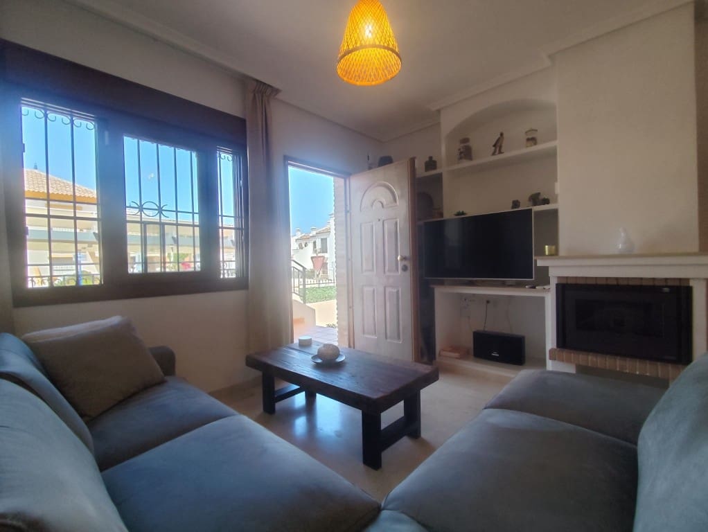 3 soverom Hus til salgs i Villamartin med svømmebasseng - € 258 000 (Ref: 9300325)