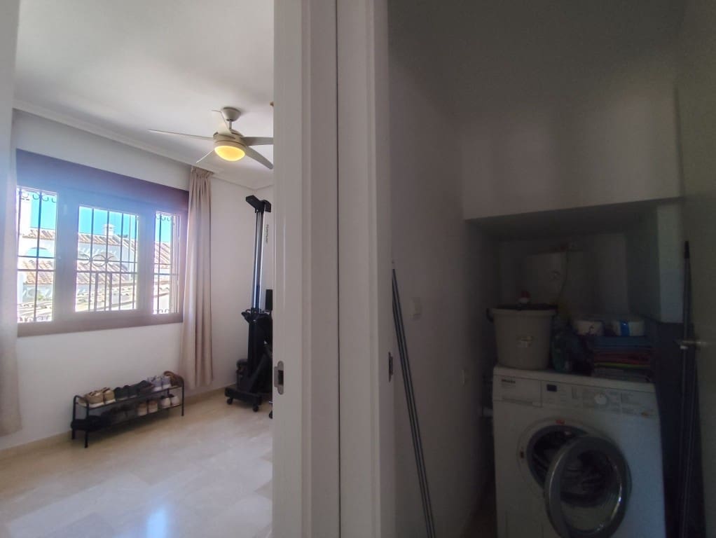 3 soverom Hus til salgs i Villamartin med svømmebasseng - € 258 000 (Ref: 9300325)