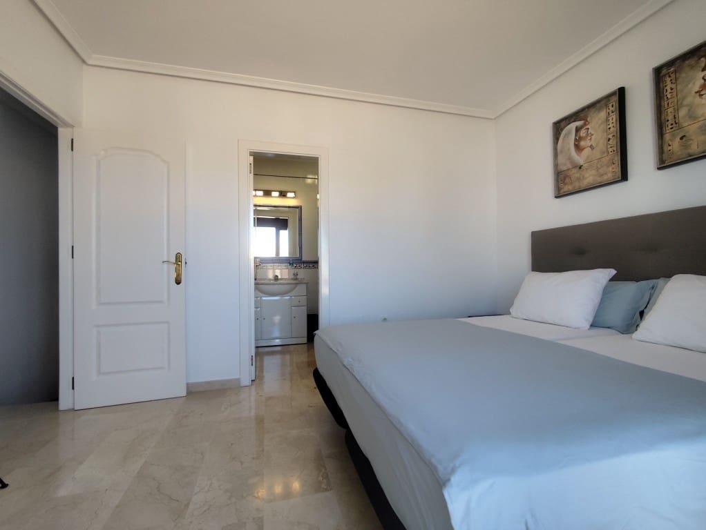 3 soverom Hus til salgs i Villamartin med svømmebasseng - € 258 000 (Ref: 9300325)