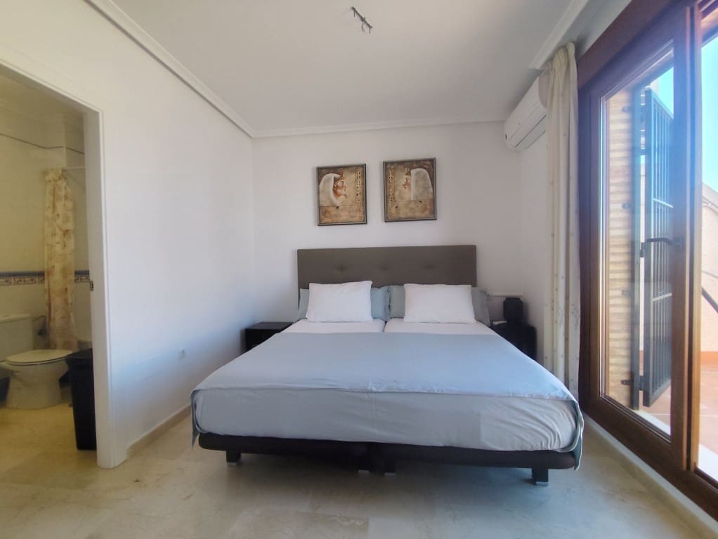 3 soverom Hus til salgs i Villamartin med svømmebasseng - € 258 000 (Ref: 9300325)