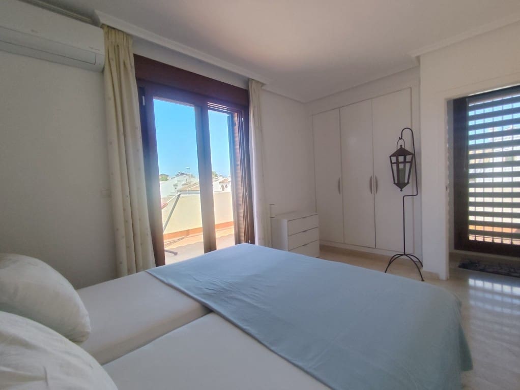 3 soverom Hus til salgs i Villamartin med svømmebasseng - € 258 000 (Ref: 9300325)