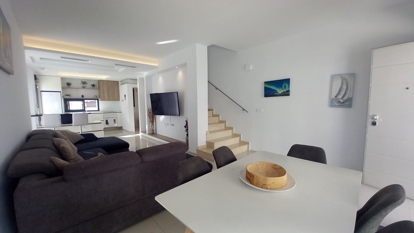 4 sypialnia Willa na sprzedaż w Ciudad Quesada z basenem - 380 000 € (Ref: 9300327)