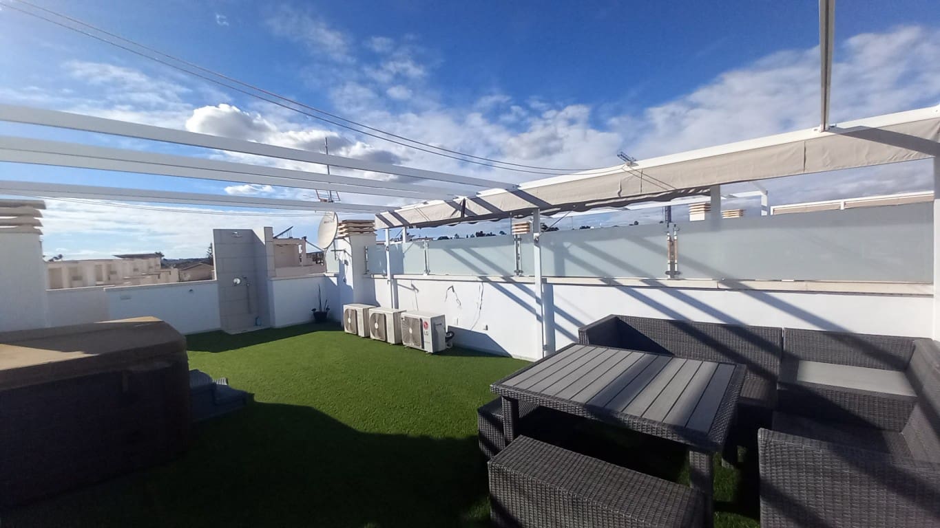 4 sypialnia Willa na sprzedaż w Ciudad Quesada z basenem - 380 000 € (Ref: 9300327)