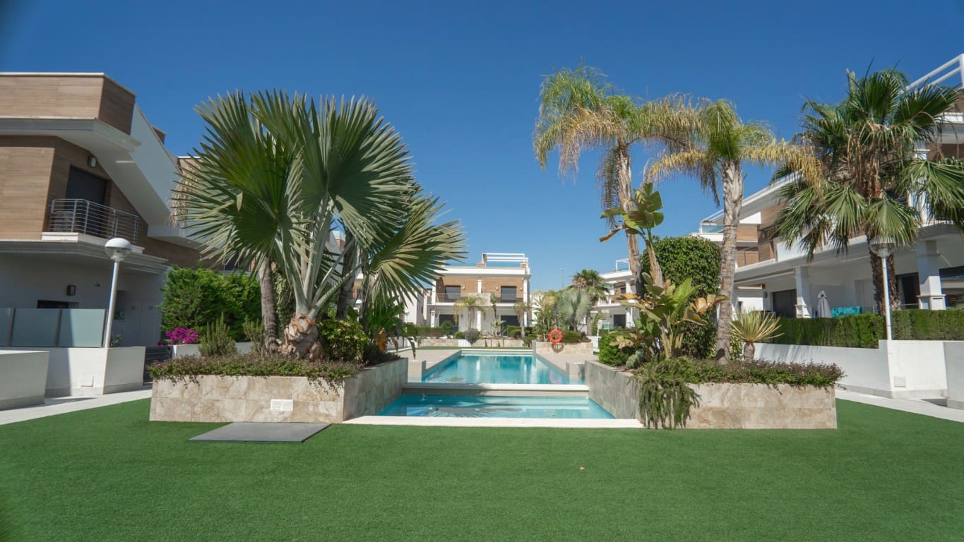 4 sypialnia Willa na sprzedaż w Ciudad Quesada z basenem - 380 000 € (Ref: 9300327)