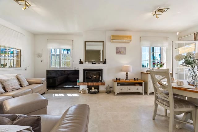 3 bedroom Villa for sale in Playa Flamenca, Orihuela with pool garage - € 372,000 (Ref: 9310542)