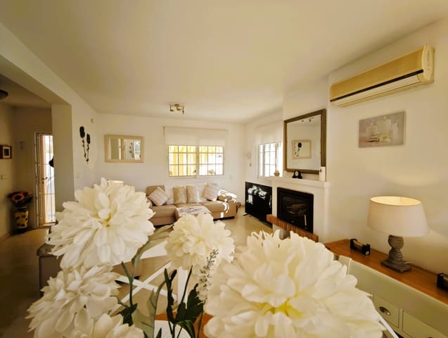 3 bedroom Villa for sale in Playa Flamenca, Orihuela with pool garage - € 372,000 (Ref: 9310542)