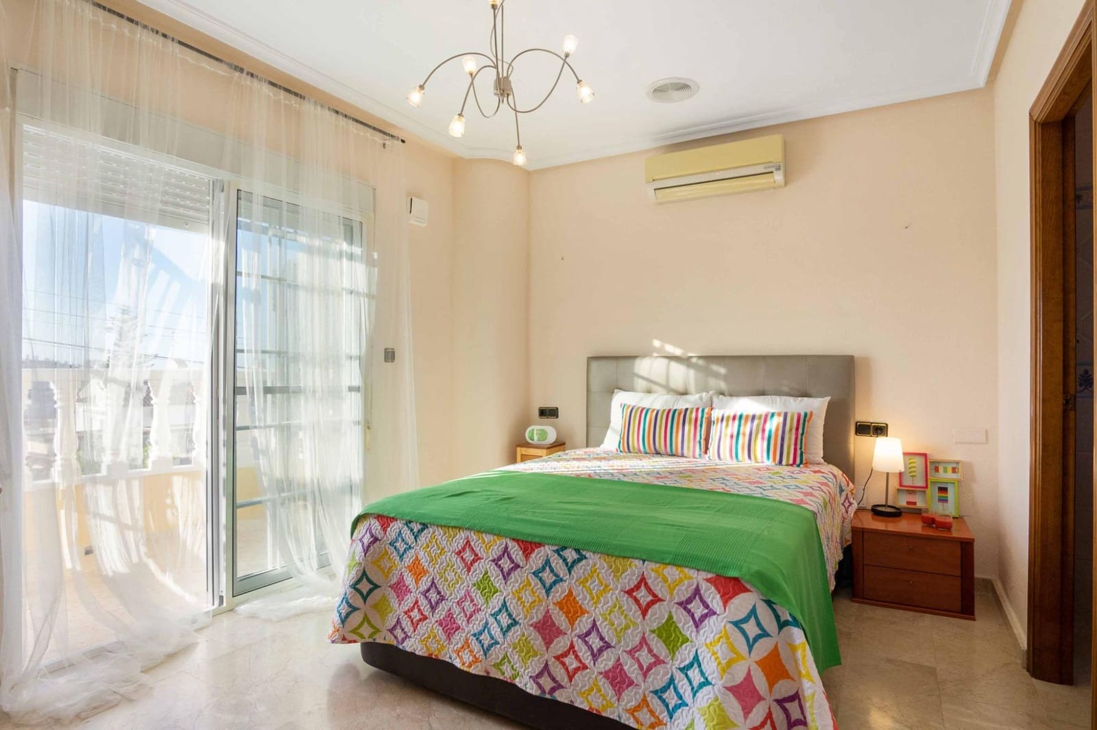 5 soveværelse Villa til salg i Playa Flamenca med swimmingpool garage - € 350.000 (Ref: 9317154)