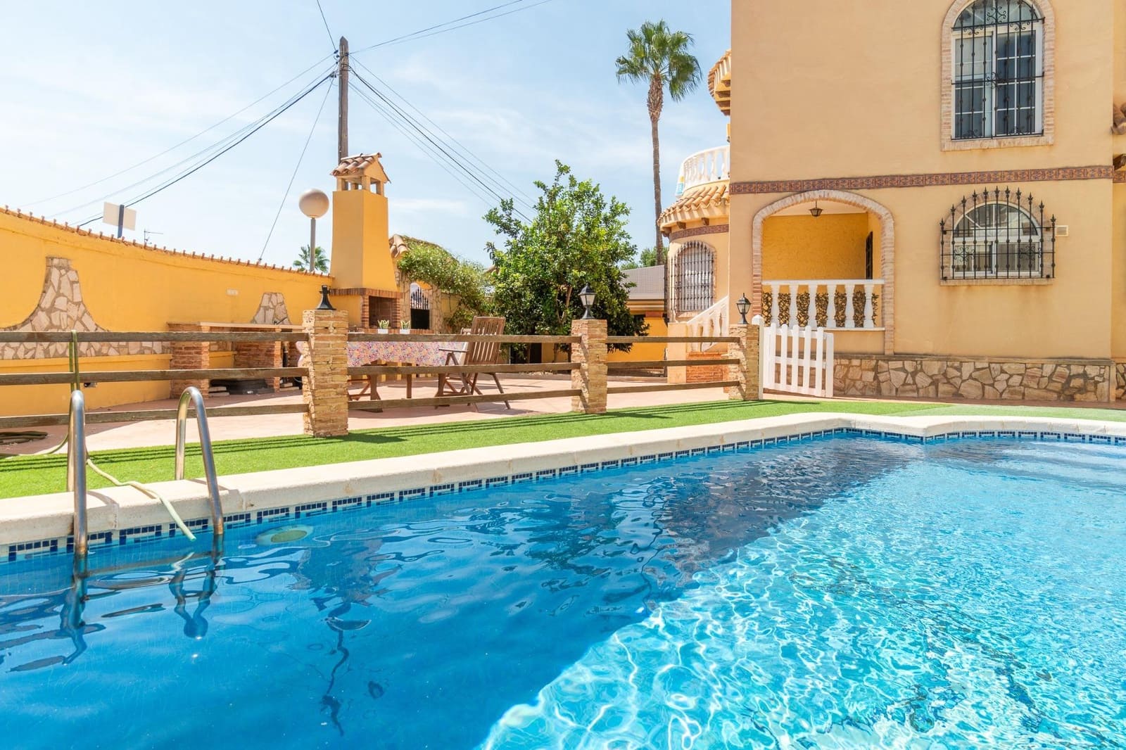 5 soveværelse Villa til salg i Playa Flamenca med swimmingpool garage - € 350.000 (Ref: 9317154)