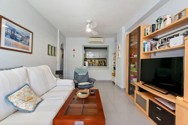 Apartamento de 3 habitaciones en Cabo Roig, Orihuela en venta con piscina garaje - 215.000 € (Ref: 9325595)