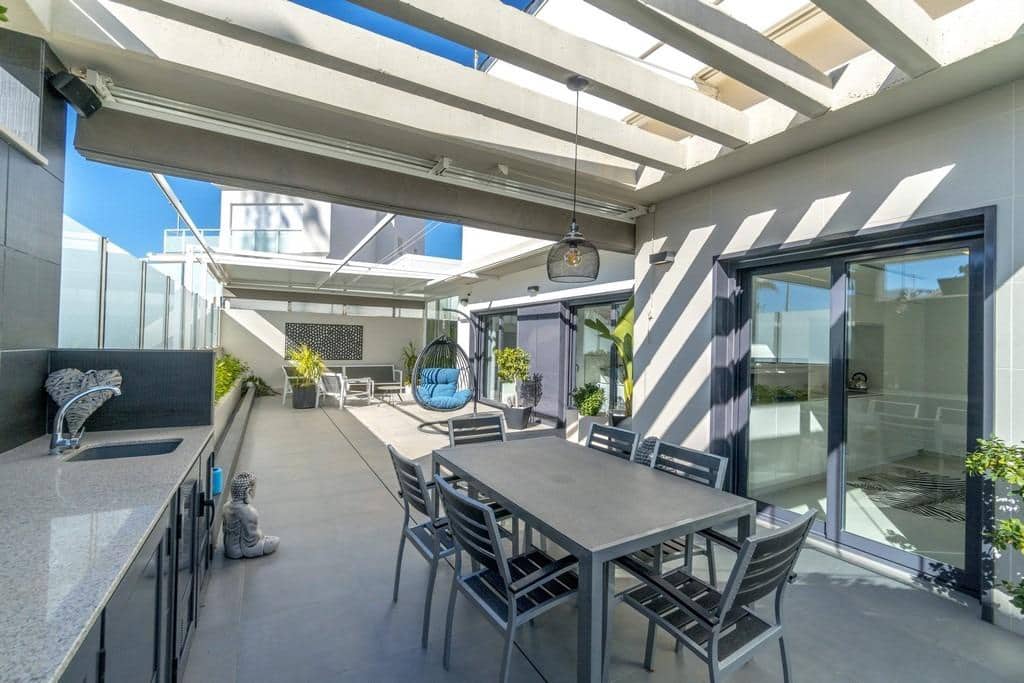 3 quarto Moradia para venda em Cabo Roig com piscina garagem - 1 250 000 € (Ref: 9325601)