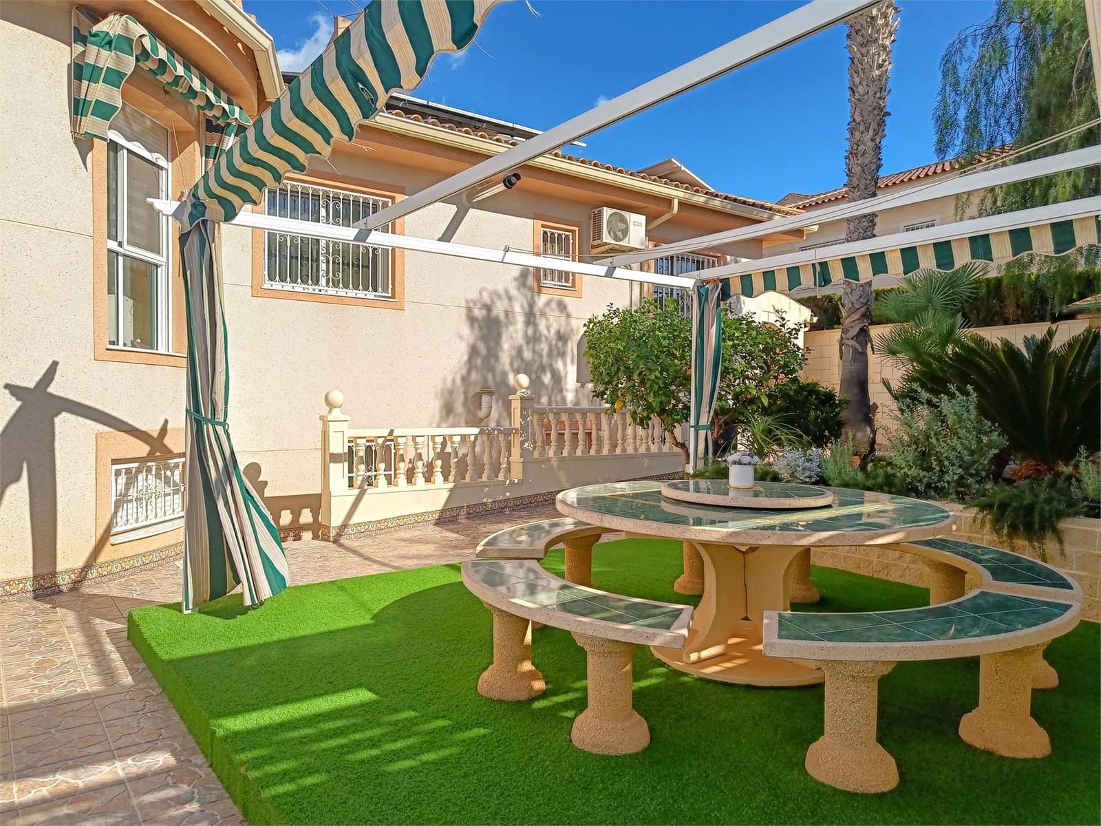 5 slaapkamer Villa te koop in Benijofar met zwembad garage - € 498.000 (Ref: 9332879)