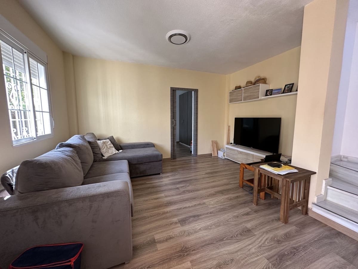 3 slaapkamer Huis te koop in Torrevieja met zwembad - € 215.000 (Ref: 9337250)