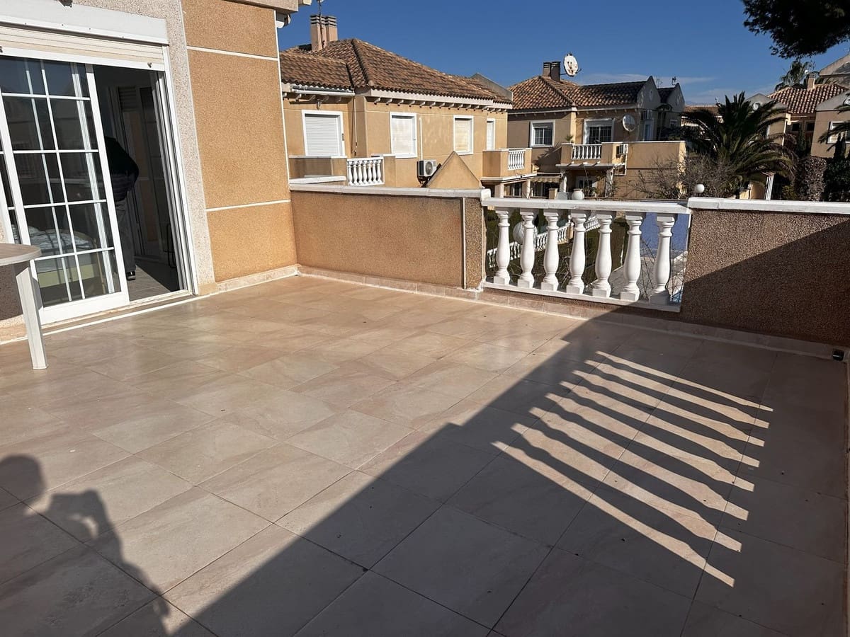 3 slaapkamer Huis te koop in Torrevieja met zwembad - € 215.000 (Ref: 9337250)