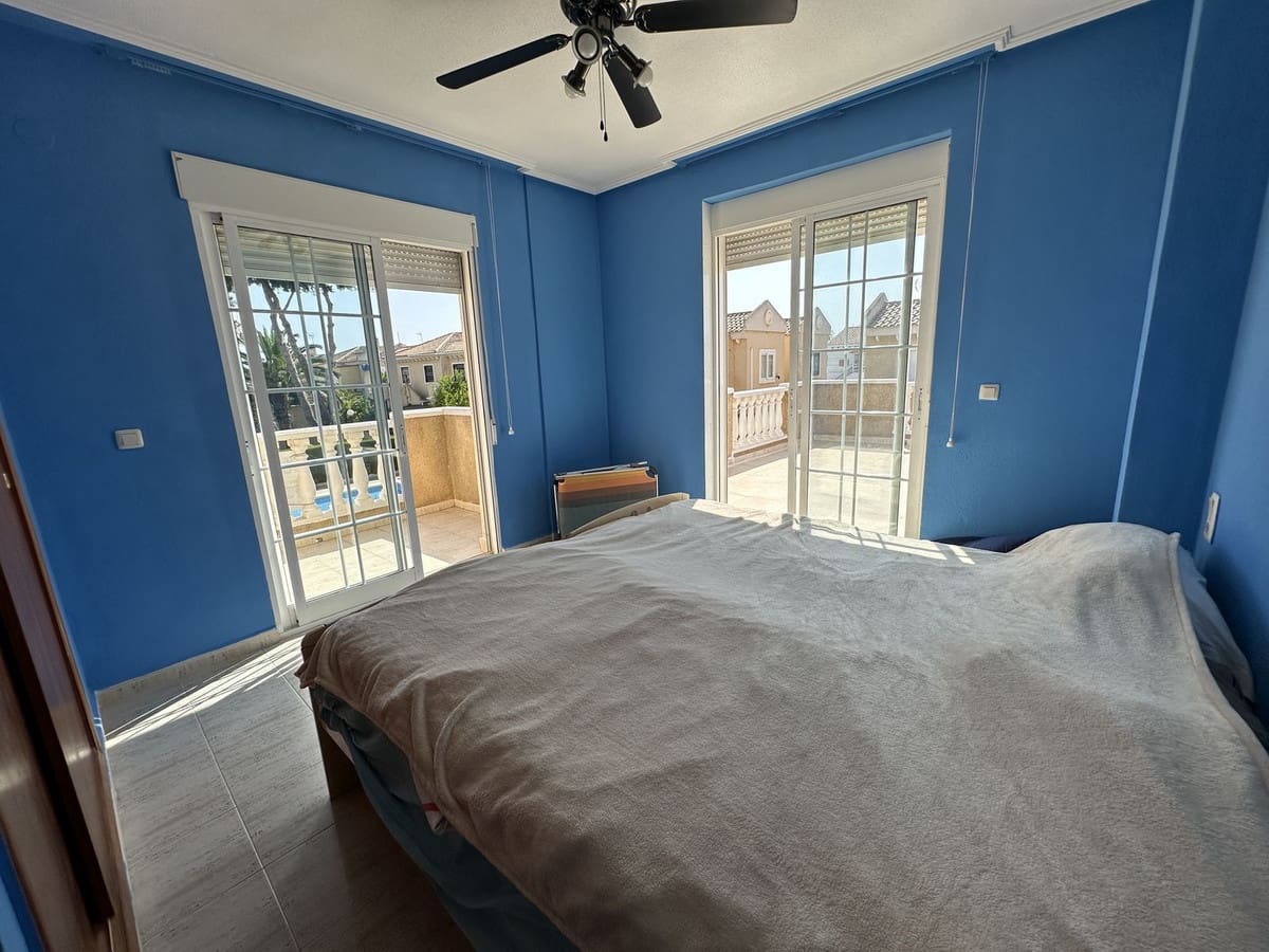 3 sypialnia Dom na sprzedaż w Torrevieja z basenem - 209 900 € (Ref: 9337250)