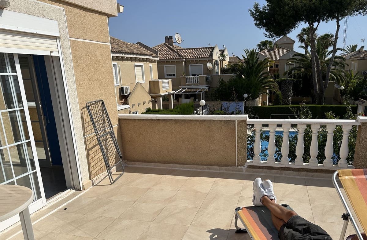 3 sypialnia Dom na sprzedaż w Torrevieja z basenem - 209 900 € (Ref: 9337250)