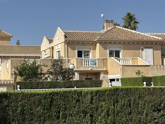 3 quarto Moradia para venda em Torrevieja com piscina - 209 900 € (Ref: 9337250)