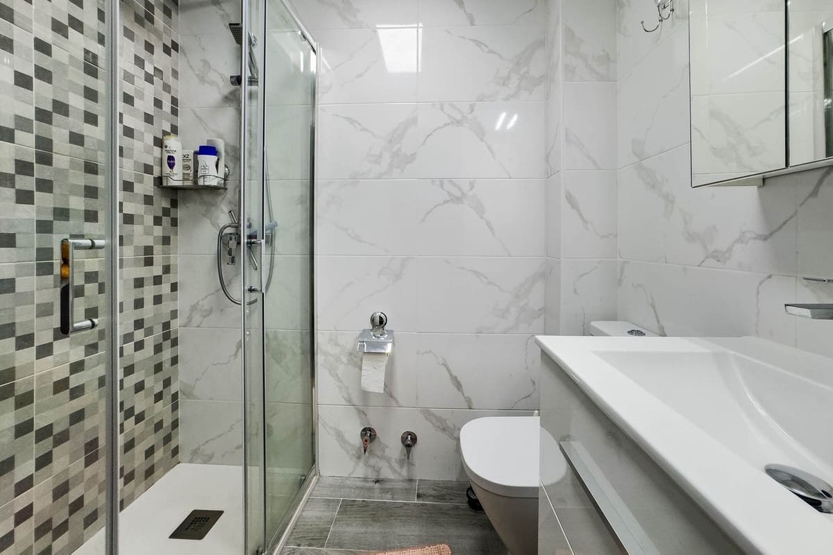 2 makuuhuone Huvila myytävänä paikassa Torrevieja mukana uima-altaan - 169 900 € (Ref: 9337257)