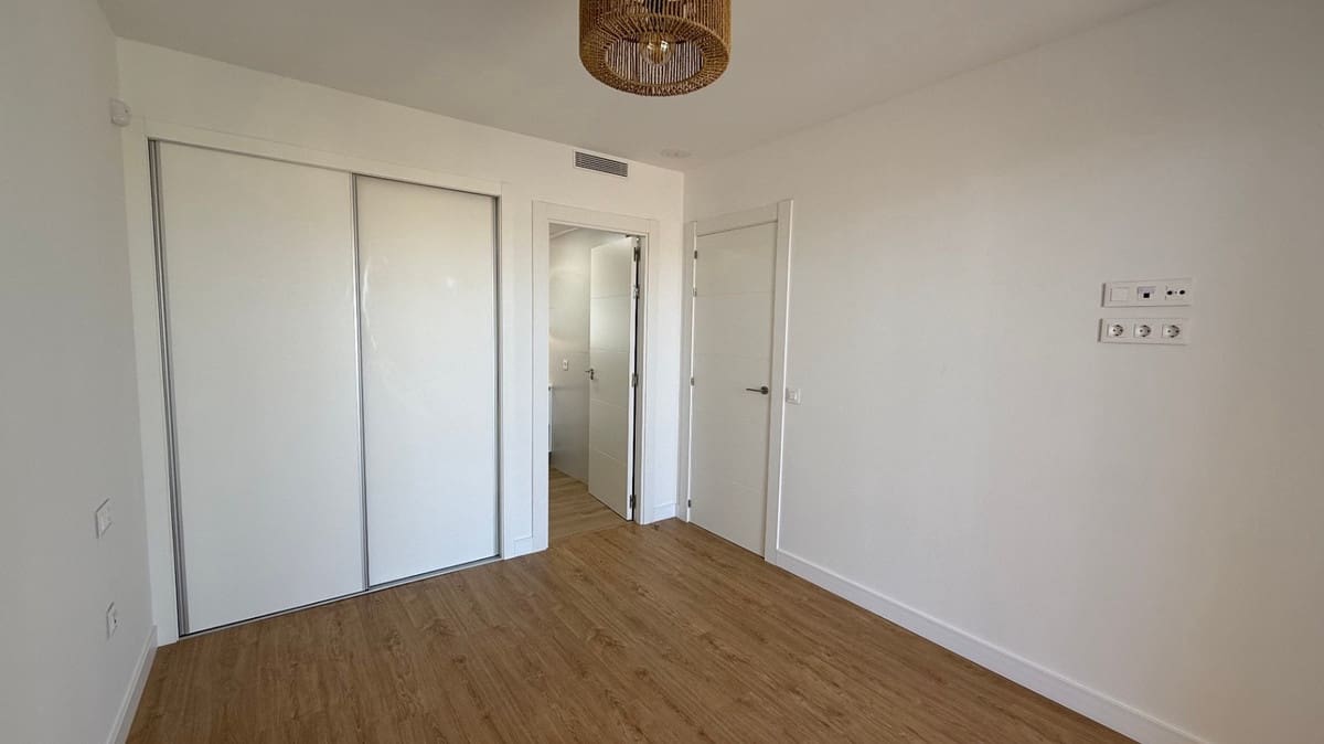 2 makuuhuone Kattohuoneisto myytävänä paikassa Villamartin mukana 
autotalli - 339 900 € (Ref: 9337259)