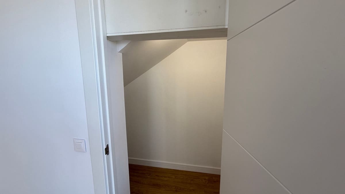 2 makuuhuone Kattohuoneisto myytävänä paikassa Villamartin mukana 
autotalli - 339 900 € (Ref: 9337259)