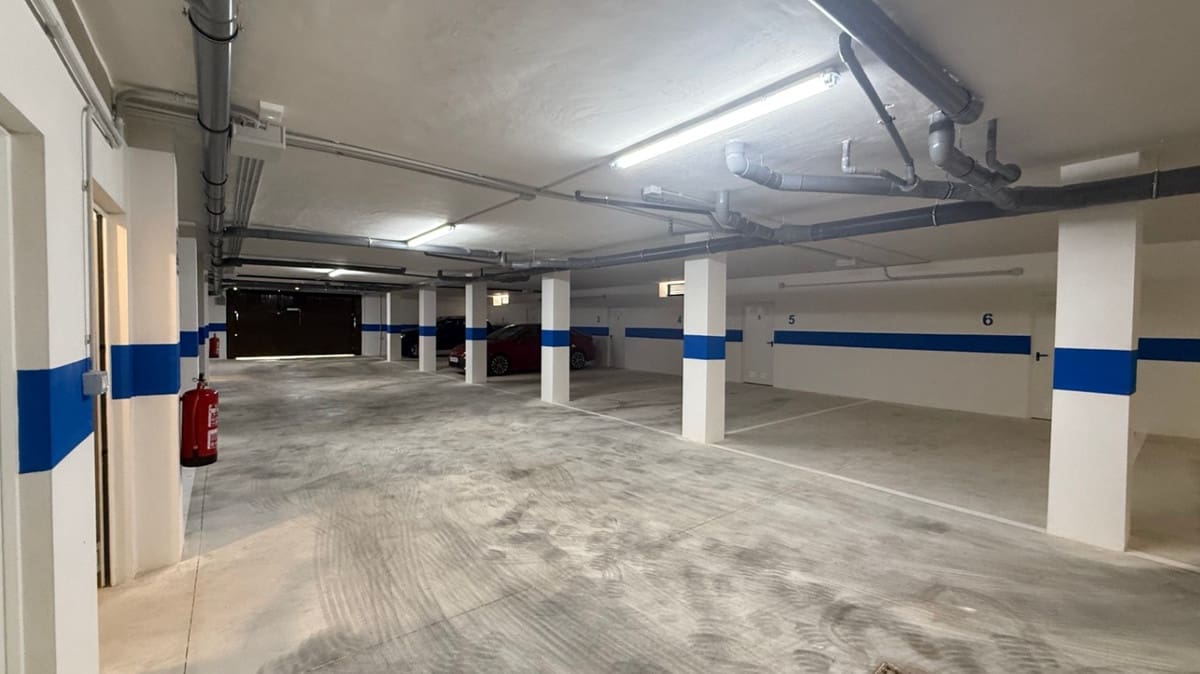 2 makuuhuone Kattohuoneisto myytävänä paikassa Villamartin mukana 
autotalli - 339 900 € (Ref: 9337259)