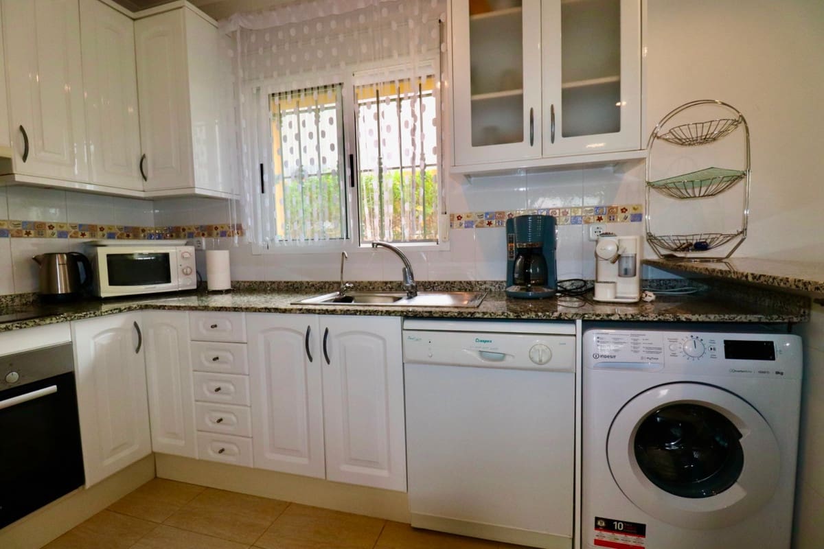 2 sypialnia Willa na sprzedaż w Guardamar del Segura z basenem - 225 000 € (Ref: 9337261)