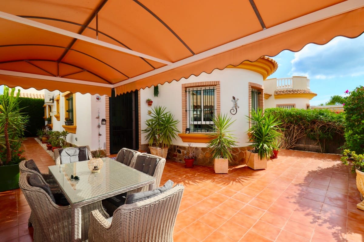 2 sypialnia Willa na sprzedaż w Guardamar del Segura z basenem - 225 000 € (Ref: 9337261)