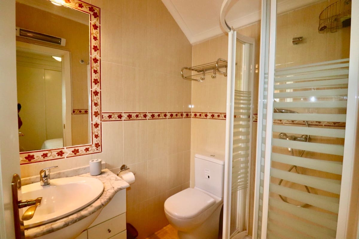 2 sypialnia Willa na sprzedaż w Guardamar del Segura z basenem - 225 000 € (Ref: 9337261)