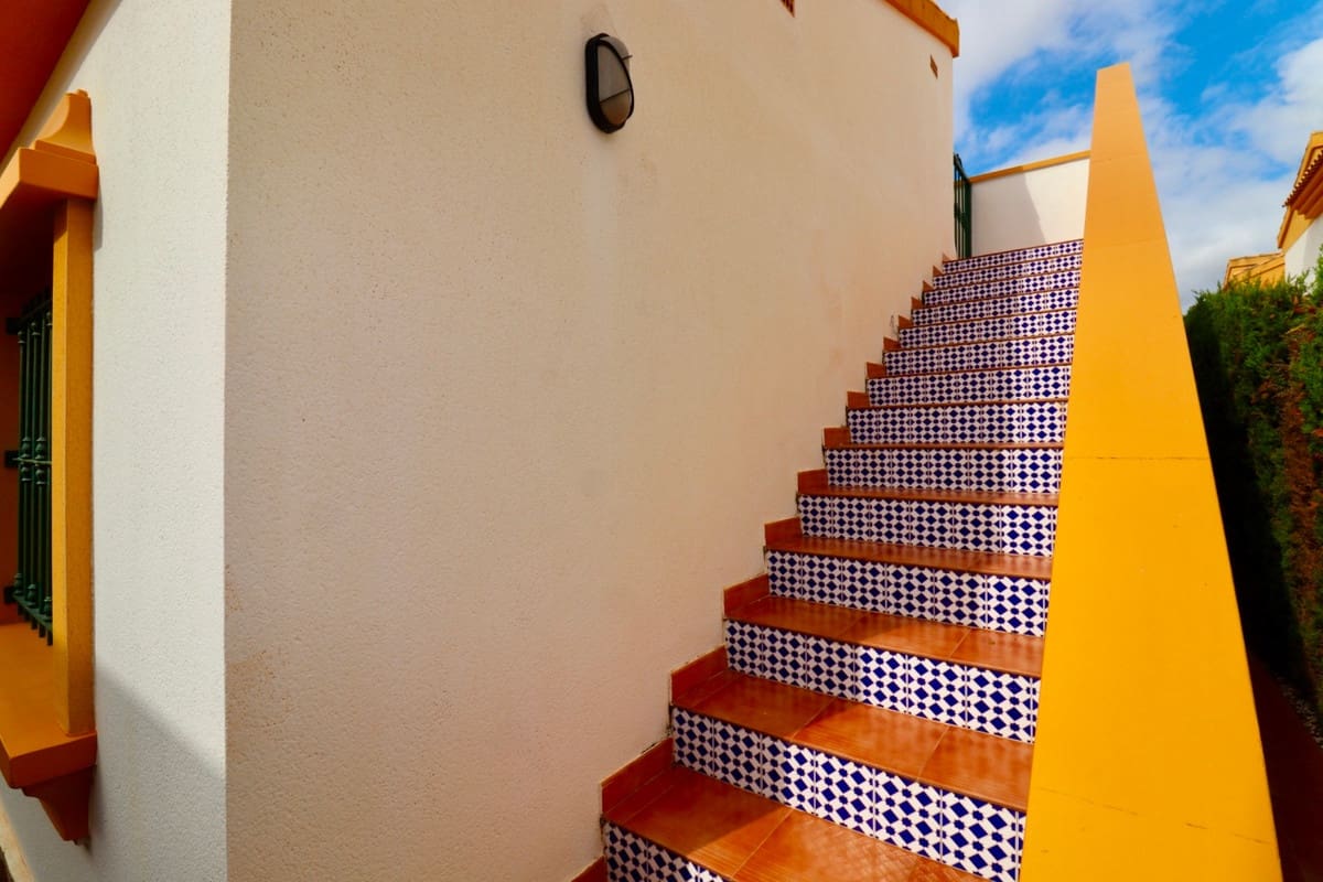 2 sypialnia Willa na sprzedaż w Guardamar del Segura z basenem - 225 000 € (Ref: 9337261)