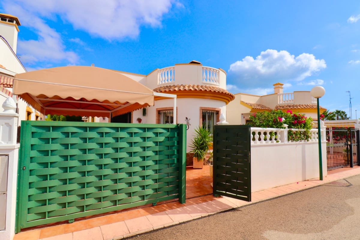 2 sypialnia Willa na sprzedaż w Guardamar del Segura z basenem - 225 000 € (Ref: 9337261)