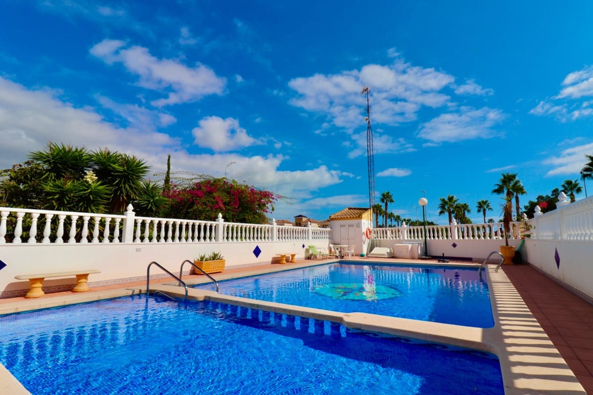 2 sypialnia Willa na sprzedaż w Guardamar del Segura z basenem - 225 000 € (Ref: 9337261)