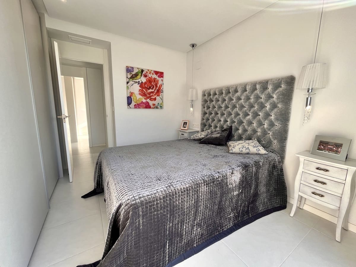 3 bedroom Villa for sale in Villamartin with garage - € 585,000 (Ref: 9337262)