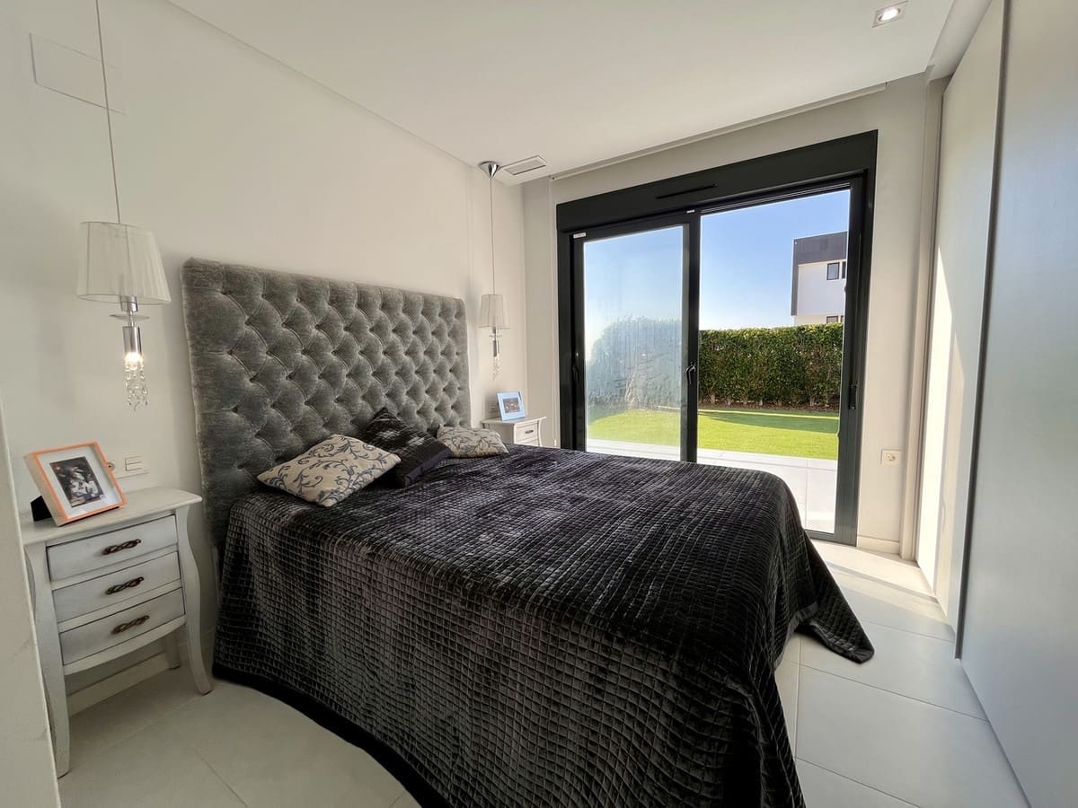 3 bedroom Villa for sale in Villamartin with garage - € 585,000 (Ref: 9337262)