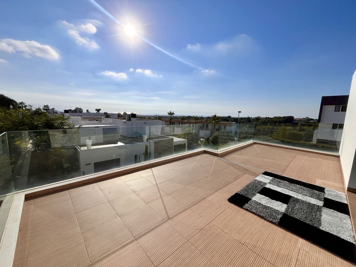 3 bedroom Villa for sale in Villamartin with garage - € 585,000 (Ref: 9337262)