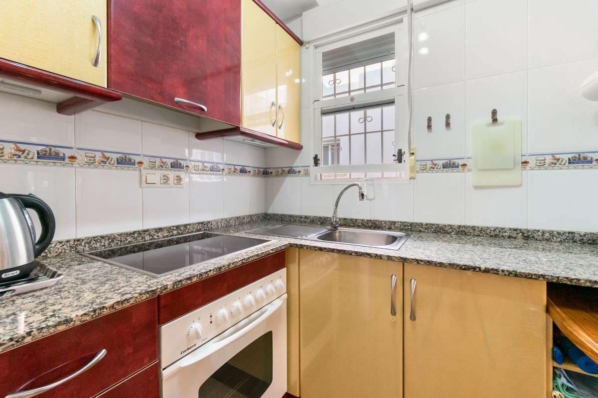 2 soveværelse Penthouse til salg i Playa Flamenca med swimmingpool - € 146.000 (Ref: 9337263)