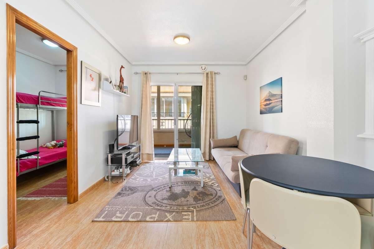 2 bedroom Penthouse for sale in Playa Flamenca with pool - € 146,000 (Ref: 9337263)