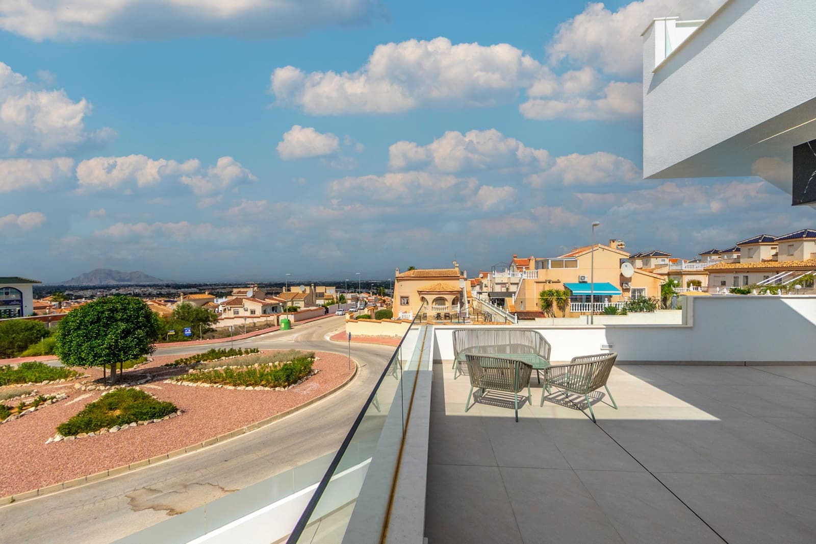 3 makuuhuone Huvila myytävänä paikassa Ciudad Quesada mukana uima-altaan 
autotalli - 549 000 € (Ref: 9340546)