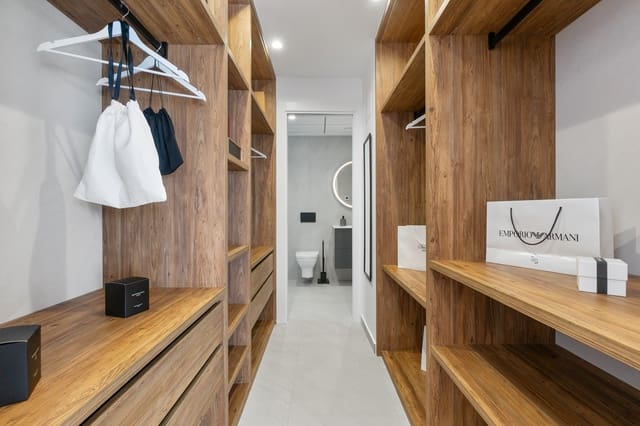 3 makuuhuone Huvila myytävänä paikassa Ciudad Quesada, Rojales mukana uima-altaan 
autotalli - 549 000 € (Ref: 9340546)