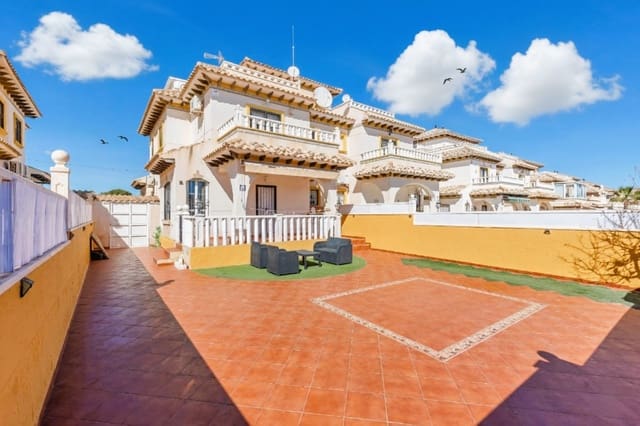 2 bedroom Townhouse for sale in Cabo Roig, Orihuela with pool - € 262,500 (Ref: 9348779)