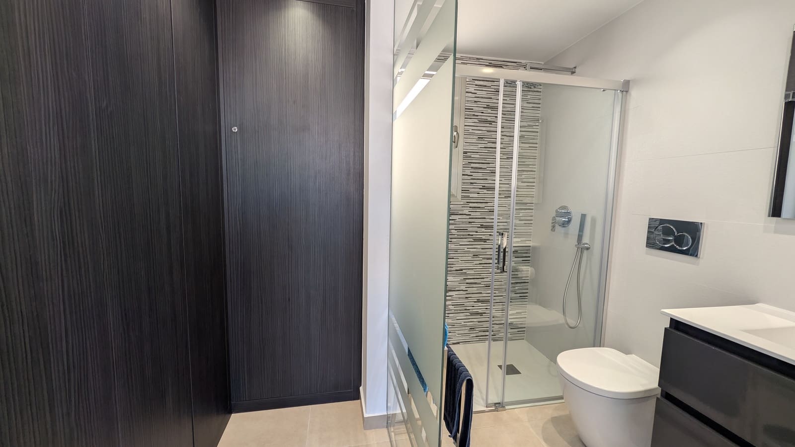 3 bedroom Villa for sale in Villamartin with pool - € 424,950 (Ref: 9358826)