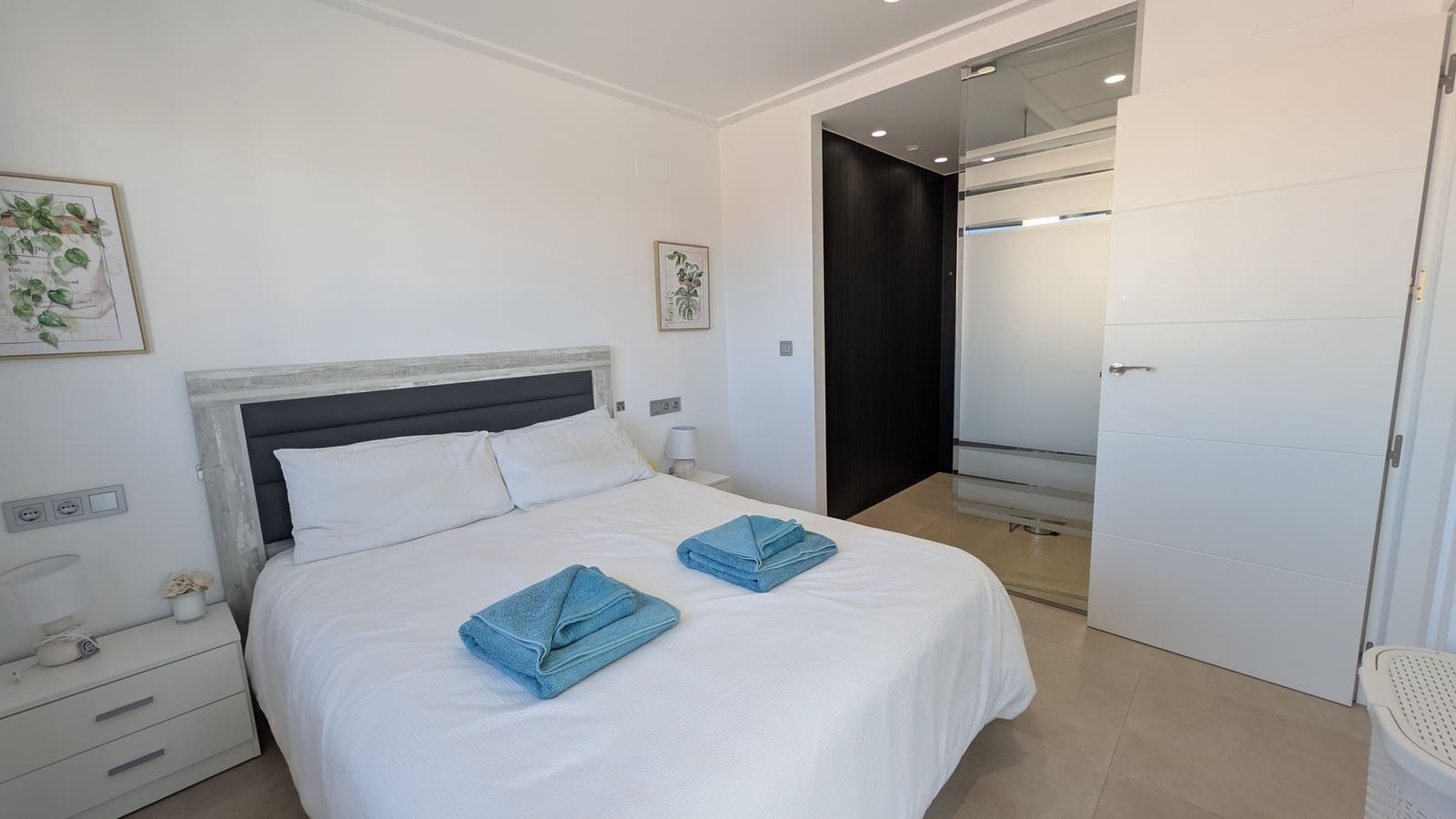 3 bedroom Villa for sale in Villamartin with pool - € 424,950 (Ref: 9358826)