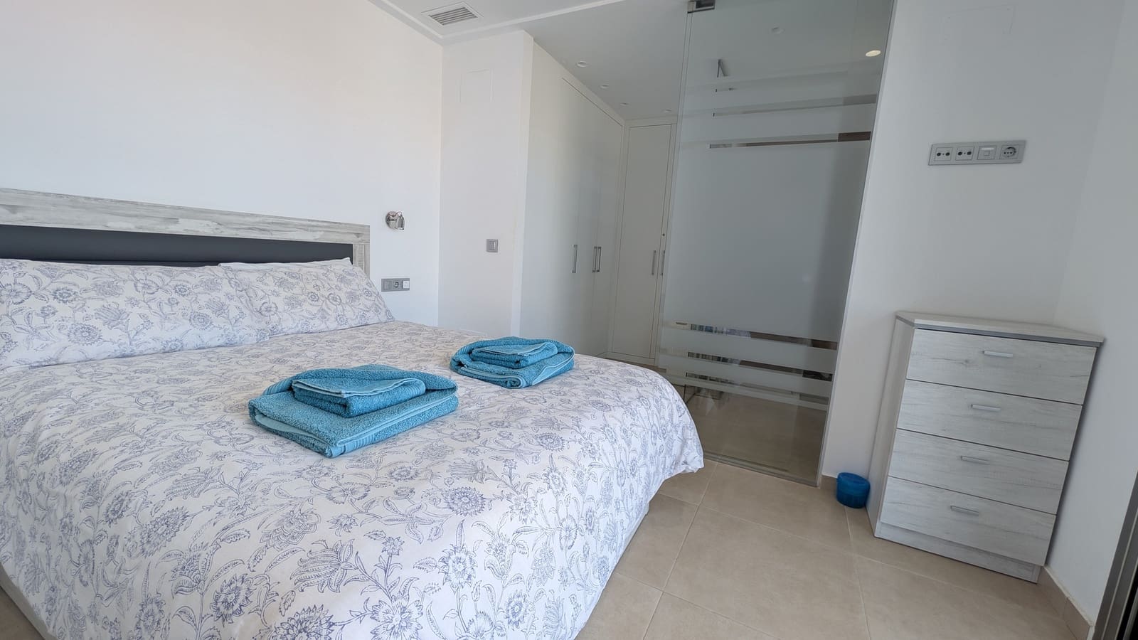 3 bedroom Villa for sale in Villamartin with pool - € 424,950 (Ref: 9358826)