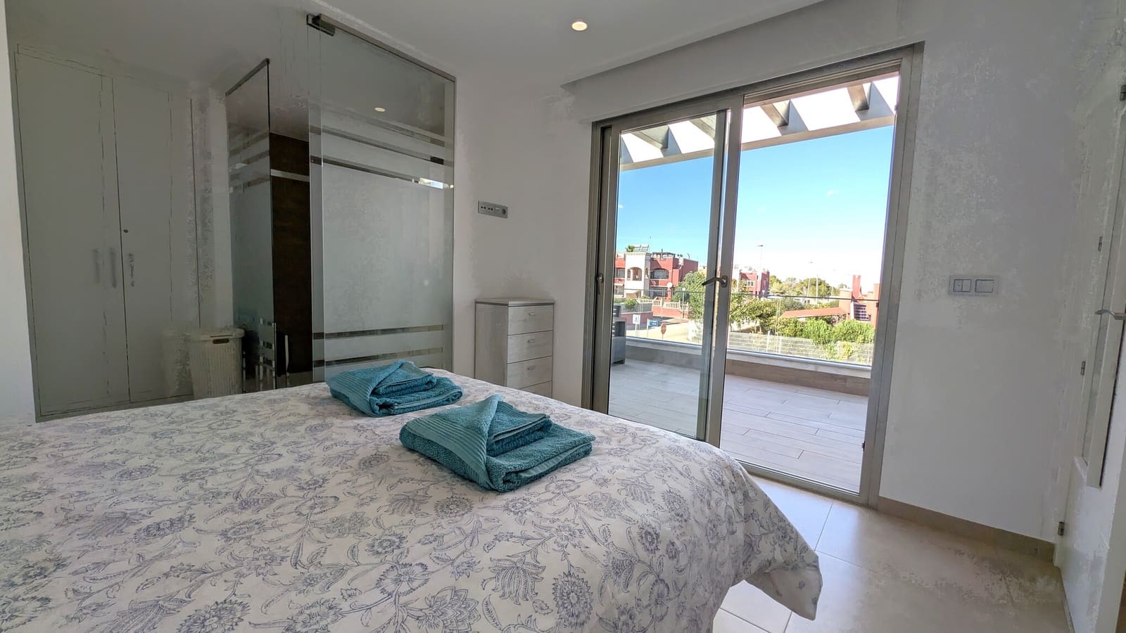 3 bedroom Villa for sale in Villamartin with pool - € 424,950 (Ref: 9358826)