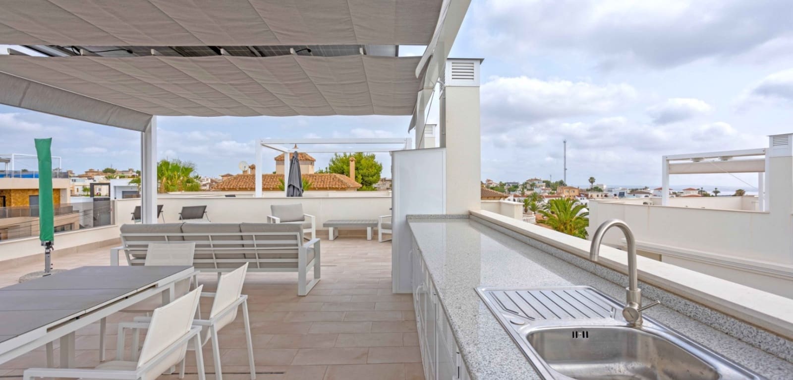 2 soveværelse Penthouse til salg i Villamartin med swimmingpool garage - € 299.950 (Ref: 9393749)