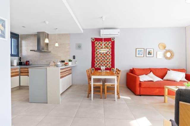 2 soverom Penthouse til salgs i Punta Prima, Torrevieja med svømmebasseng garasje - € 295 000 (Ref: 9409087)